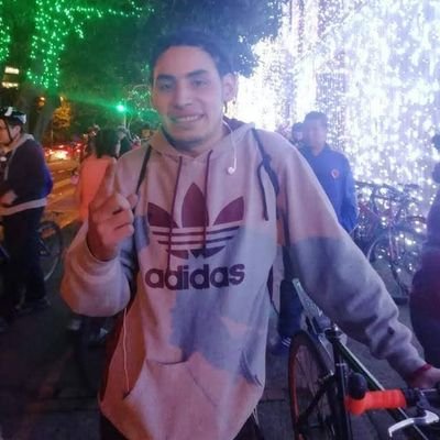 lemusdiego311's profile picture. Elige bien a tu copiloto de viaje después de todo es quien pone la musica