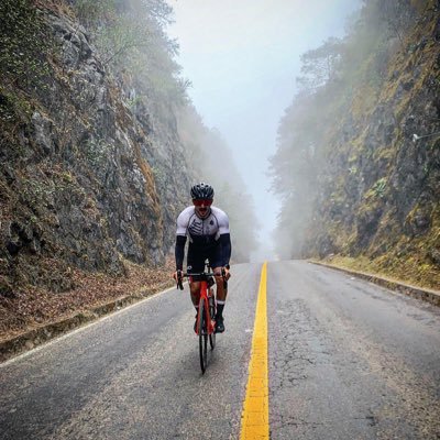 Mexicano , egocéntrico , papá de Emiliano , Ironman , MBA y soñador de un mundo mejor ..!