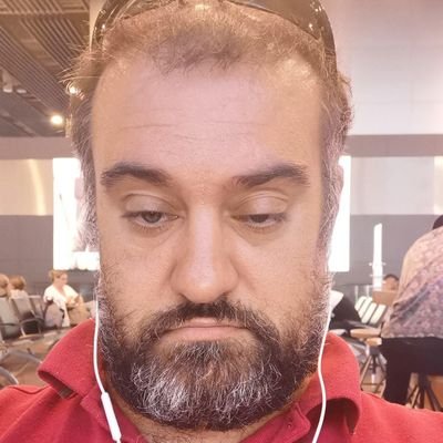 Cristão.
Conservador.
Não tenho político de estimação.