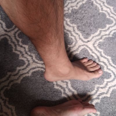 40´s  guy.I love showing off my feet and something more.