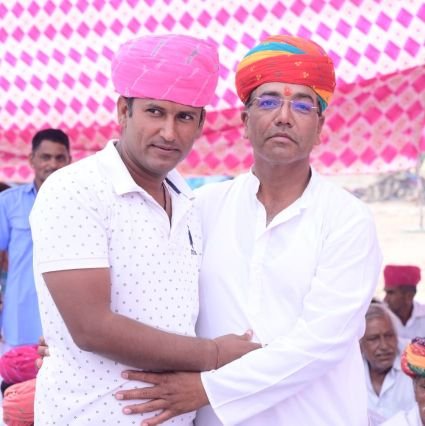 सच्ची पत्रकारिता ही मानव सेवा है ।