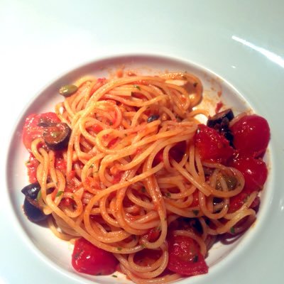 bancociao's profile picture. 어쩌면 이런시간이 필요없을 수도 있겠지만.. 스파게티 / 맥주 / 와인 / 관계 / 인간성 / anima / animus. 이런것들을 알기위한 시간은 충분한가.