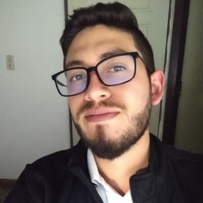 Estudiante de Derecho. 
Comunista.
Miembro de la ACEU y de su Comité Ejecutivo Nacional.
Militante de la JUCO.