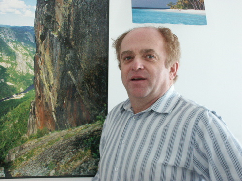 André ,j,évolu déja depuis quelques années en médecine naturel cela est mon grand intéret,dans le yoga ,méditation,médecine douce les plantes,
le camping etc .