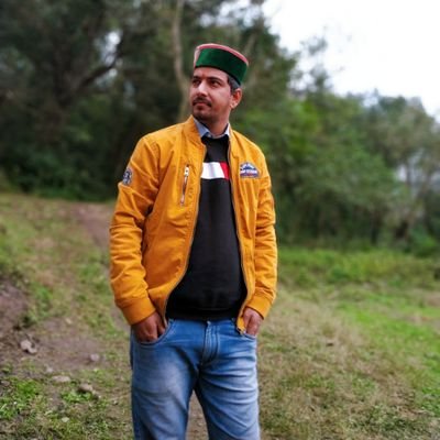 पहाड़ी (पहाड़ों से.. पहाड़ों का)⛰️🏞️
जय हिंद 🇮🇳🚩
वैरागी हूँ.. न सम्मान का मोह.. न अपमान का भय..!!
जय शंकर🙏🙏