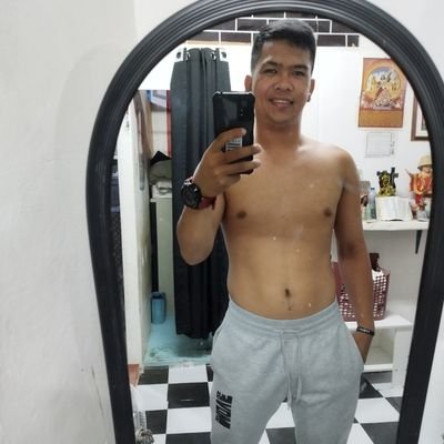 aeron_seva's profile picture. FILIPINO 🇵🇭 2001 B, 5'9 h, LOVEYOURSELF ♥️ IF YOU NEED,, CALL ME 😉❤️❤️