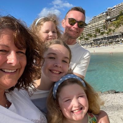 Microbiologist and researcher in chronic lung infection, Queens University Belfast. Mum to 3 girls, 1 dog, and wife of a patient husband! All views my own.