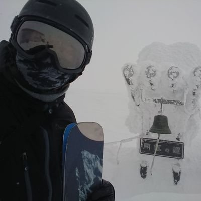 よろしくお願いします🏔️4年目のスノーヤーです👍 スキボ🎿がメインですが、スノースクートなんかもやってみたい😊東北で雪山仲間募集中ですので、 是非是非、声掛けてもらえると嬉しいです😆基本フッ軽です👍 yukiyamaID:BgbRgGzJ0Ar ちなみに春～秋にかけてはキャンプ&キャンプ飯にはまってます⛺