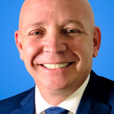 Marcus Holanda é o presidente nacional do Partido Republicano da Ordem Social - PROS, desde 8 de março de 2022.
