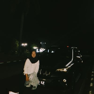 LilyAkula15's profile picture. tempat gw misuh krn lg broken