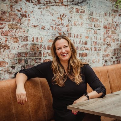 Communicatieadviseur A.I. ondernemend, enthousiast, nieuwsgierig & verbinder: ‘Te midden van de moeilijkheid ligt de mogelijkheid.’