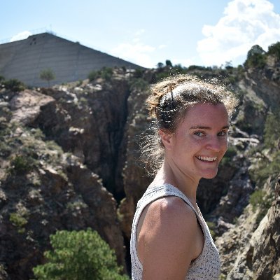 @NSF Postdoctoral Fellow working with Dr. Jennifer Rudgers @UNM. Evolutionary ecology of plant-microbe interactions. Also juggles.