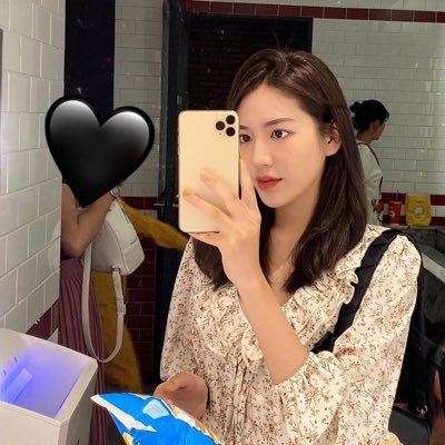 yaoyao81972636's profile picture. 他朝若是同淋雪，此生也算共白头！