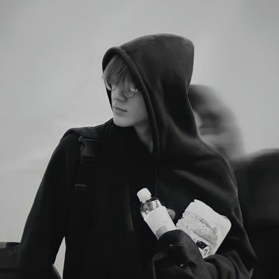 T4NWX's profile picture. 