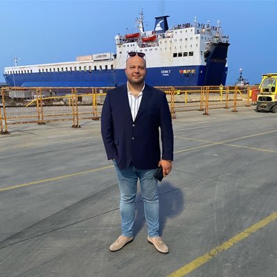 sertacbalta's profile picture. ●Cesurun baķışı, korkağın kılıcından keskindir.... 🇹🇷🇹🇷🇹🇷●Yrd.Gümrük Müşaviri                    💛💙Love is FENERBAHCE💛💙