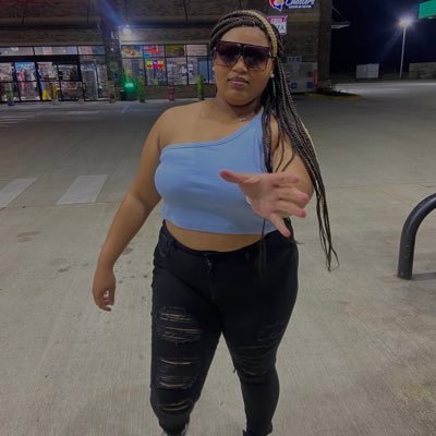 and if that boy a baller, I bet I can make him play for me⛹🏽♂️😱