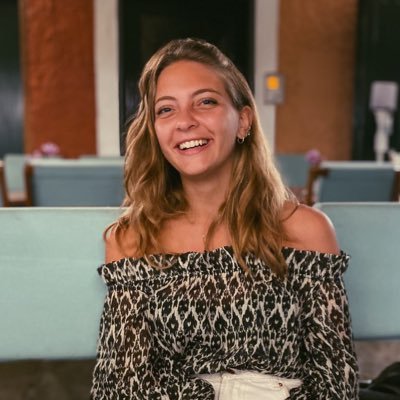 violabernabeii's profile picture. aspiring interpreter and translator 🇬🇧🇪🇸-🇮🇹 | there‘s no lemon so sour that you can’t make something resembling lemonade