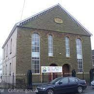 Eglwys Bedyddwyr yn Llwynhendy
Baptist Church in Llwynhendy