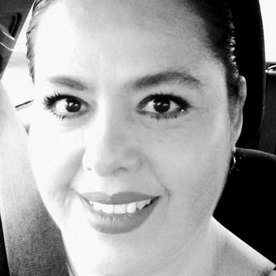 Lic. en Administración de Empresas, soltera de 49 años