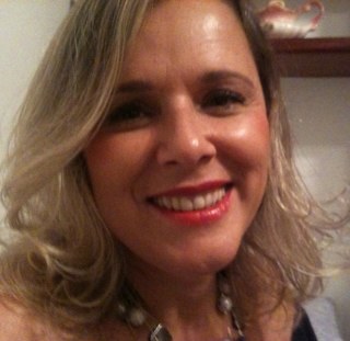 Professora e Advogada Esp. em Administração Educacional; Esp. em Direito Proc. Civil; ex. Diretora de Trânsito da AMT; ex. Secretária da SEMAS e membro da ANTP.