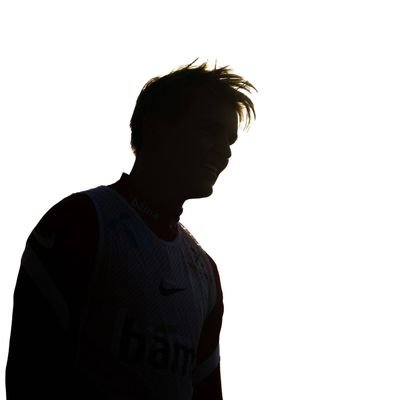 uXvqyJdvthIpmYD's profile picture. 