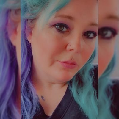 lisabethmitch's profile picture. 