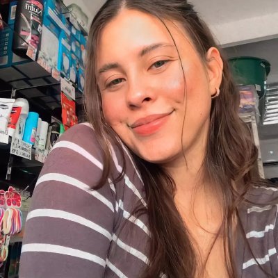 karolinn_n's profile picture. Futura comunicadora social 6/10
22
