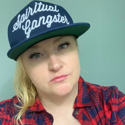 Cupcake aka Cakes. #rollerderby EmCee + Coach for @ChiBruiseBros 🎤 Host of #WFTDA’s Twitch Show UPON REVIEW Here for #derbytwitter #MMATwitter #DaBears 🐻 #VGK