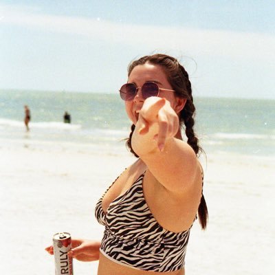 juliannanoelle's profile picture. i care about things