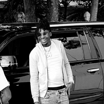 sadcxmbos's profile picture. wouldn’t know 🖤