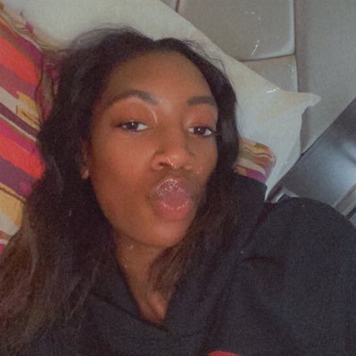 🧘🏾‍♀️