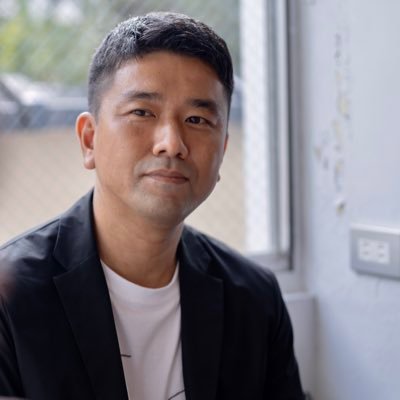 Co-Curator, Go for Kogei
Founder, Art Job Fair
CEO, Artness Co., Ltd.