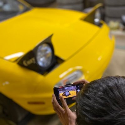 黄色いロードスターと黒いハチロク   お金がない悲しきプライベーター