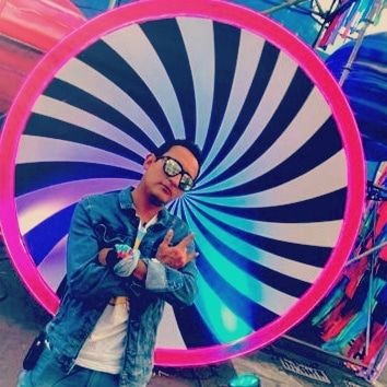 PantuardoMX's profile picture. Locutor, editor, soñador de tiempo completo y feliz por ser feliz. No sufro de locura, la disfruto a cada segundo. 😜😜😜