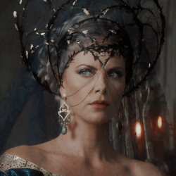 mxtherlyqueen's profile picture. ♛ Qᴜᴇᴇɴ ᴏғ Lᴏᴠᴇ ᴀɴᴅ Bᴇᴀᴜᴛʏ ᴀɴᴅ ᴛʜᴇ Sᴇᴠᴇɴ Kɪɴɢᴅᴏᴍs ♛ ❝ The queen your mother was always ｍｉｎｄｆｕｌ of her duty ❞