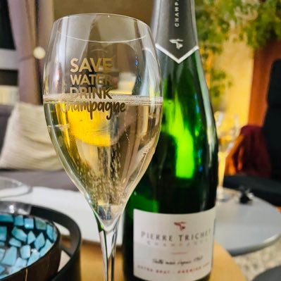 Isacastello51's profile picture. 