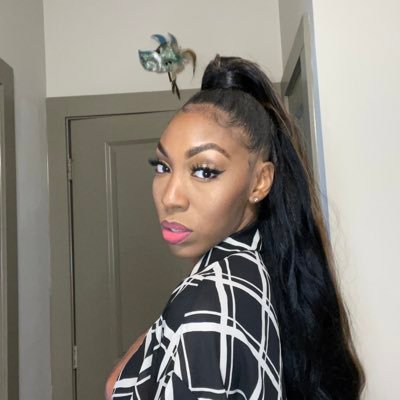 iamnaderah_'s profile picture. 