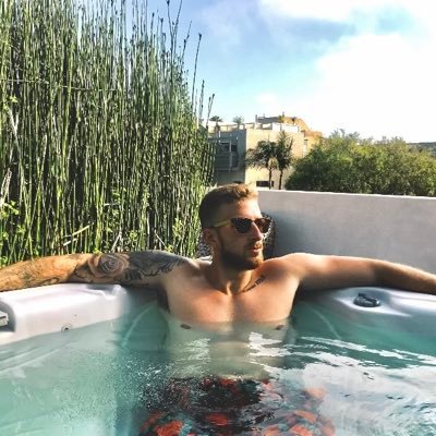 TheRealJoeFresh's profile picture. RN 💉 Saving lives, losing bets, and yelling at refs #NewYorkForever🗽