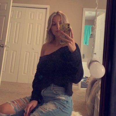 brandinicolee01's profile picture. 