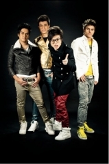 minha vida é o restart,esses meninos mandam muito bem amo eles!!!!!!familia restart é forever!