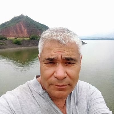 Antiuribista y uno más de a pie a favor de la dignidad