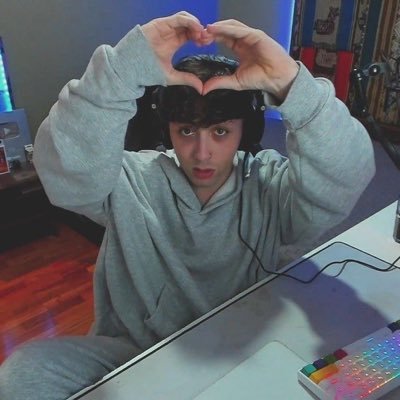 | 18 | me cerraron la anterior cuenta | she/her|
