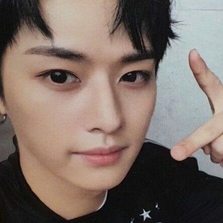 MaraHer36346872's profile picture. M•U•L•T•I•F•A•N•D•O•M

@arianagrande mi mujer si pq?