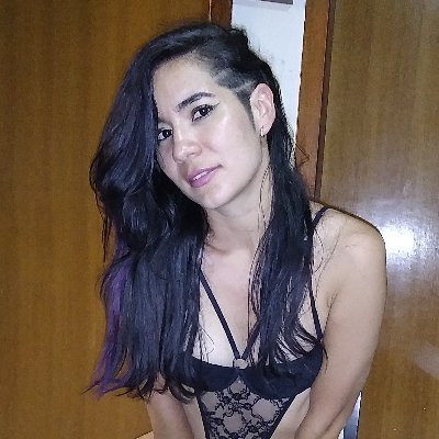Sou uma lua perdida em um céu sem estrelas.
Oi, eu sou a Dory.🐟