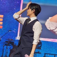 아로미 (@bluoehpdmlkqlwt) 's Twitter Profile