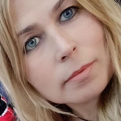 EzmekEcmel's profile picture. 