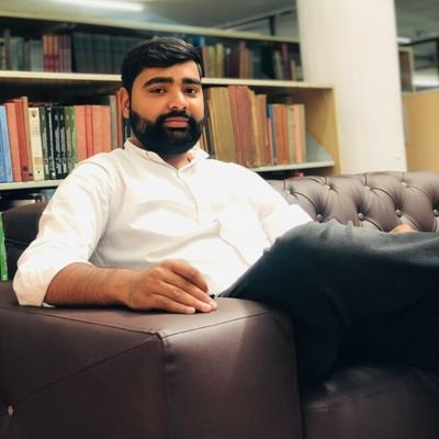 ___amit__av_'s profile picture. 😄😄