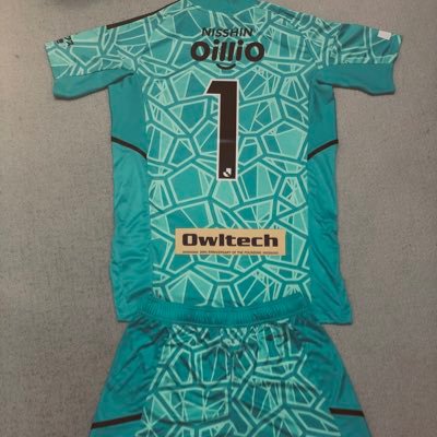gk_1_kk1's profile picture. マリサポ歴33年（訂正）。日産自動車時代 92年元日の天皇杯優勝以降、一筋☝️以後GK松永選手から代々続くGK#1をゴール裏からサポートし続ける。自身も#1を背負い続ける。旧マリノスタウン跡地付近をこよなく愛する民🇫🇷🇫🇷出生地は京都市伏見区。芸能人では、福原遥さん推し🩷🩷綾瀬はるかさんも🩷