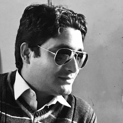 ytthelittlemonk's profile picture. Osho Lover! 
सच की तलाश में जिज्ञासु और बेबाक इंसान।