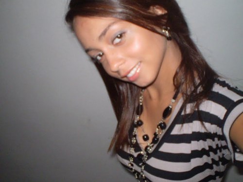 UMA PESSOA FELIZ QUE ENCONTROU O VERDADEIRO MOTIVO DE VIVER O AMOR DE DEUS.
SOU SIMPLISMENTE EU MESMA. HAUHAUHAU